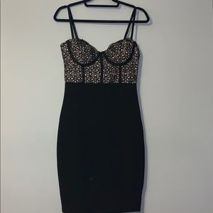 *BRAND NEW* Black fitted midi dress w/lace detail